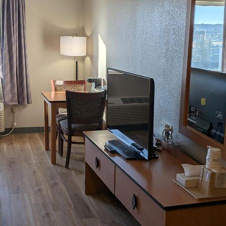 Days Inn & Suites By Wyndham Castle Rock Εξωτερικό φωτογραφία