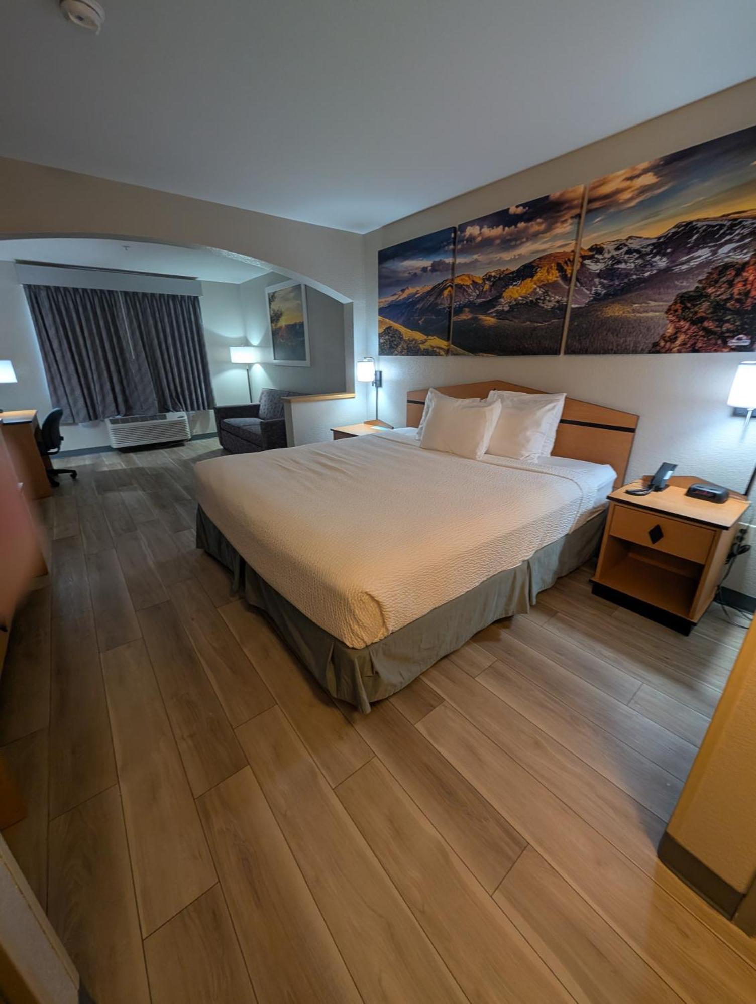 Days Inn & Suites By Wyndham Castle Rock Εξωτερικό φωτογραφία