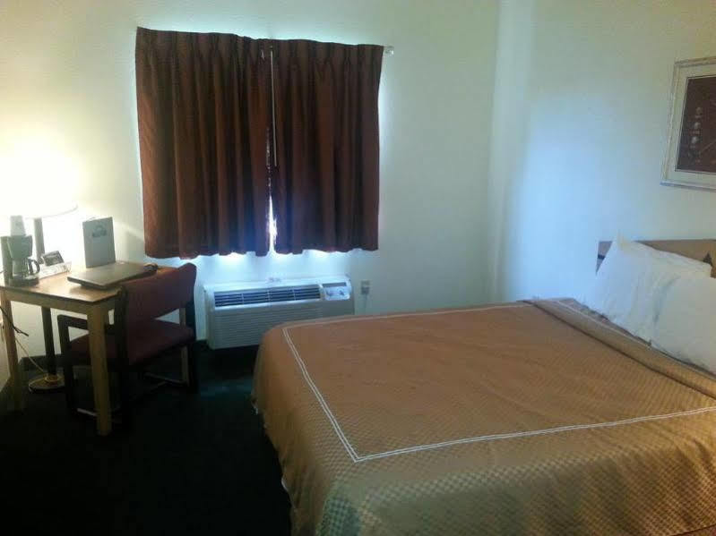 Days Inn & Suites By Wyndham Castle Rock Εξωτερικό φωτογραφία