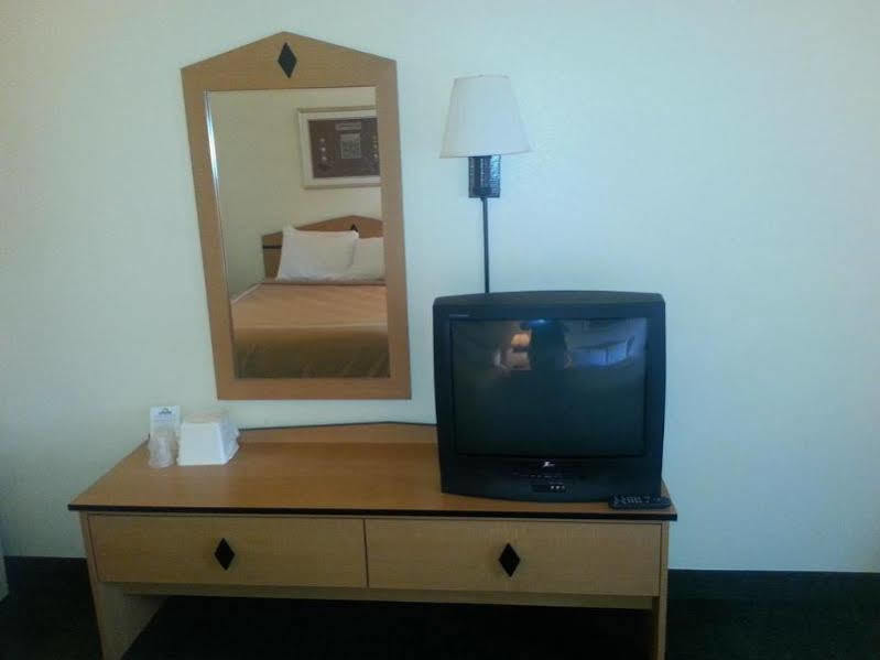 Days Inn & Suites By Wyndham Castle Rock Εξωτερικό φωτογραφία