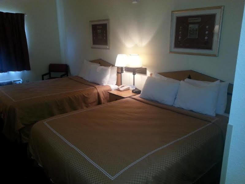Days Inn & Suites By Wyndham Castle Rock Εξωτερικό φωτογραφία